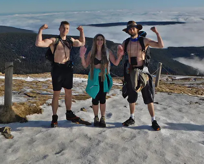 - Śnieżka 1603 m zdobyta. Temperatura odczuwalna - 8 stopni.